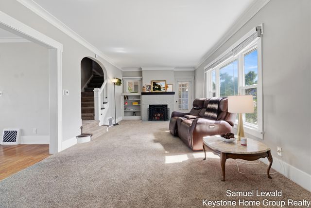 213 E Milham Avenue, Portage City, MI 49002