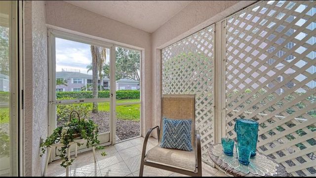 5655 SHEFFIELD GREENE CIRCLE 61, Sarasota, FL 34235