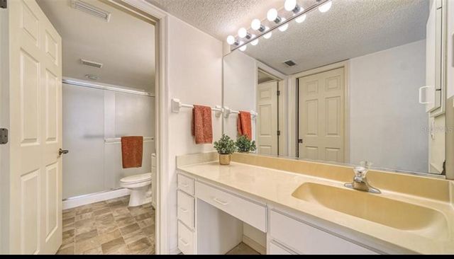 5655 SHEFFIELD GREENE CIRCLE 61, Sarasota, FL 34235