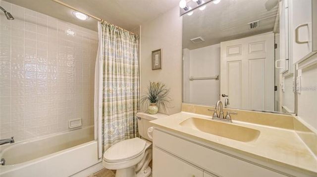 5655 SHEFFIELD GREENE CIRCLE 61, Sarasota, FL 34235