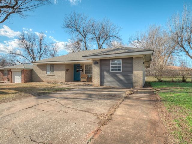 1321 N Ash Street, Guthrie, OK 73044