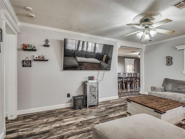 1321 N Ash Street, Guthrie, OK 73044