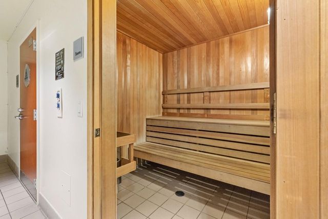 585 585 9th St 443, Oakland, CA 94607