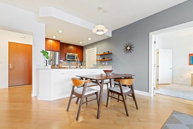 585 585 9th St 443, Oakland, CA 94607