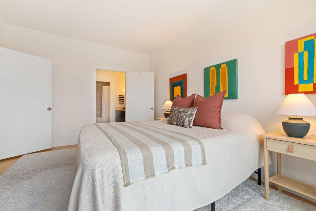 Image 10 of property listing at 585 585 9th St 443, Oakland, CA 94607