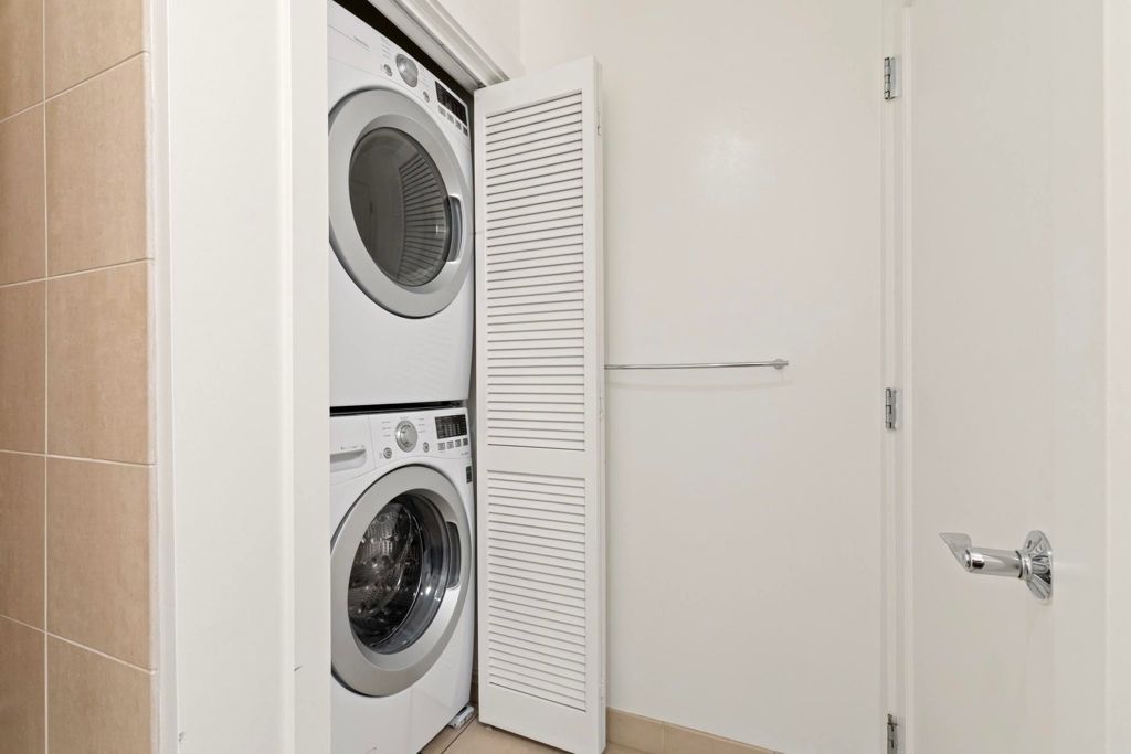 Image 19 of property listing at 585 585 9th St 443, Oakland, CA 94607