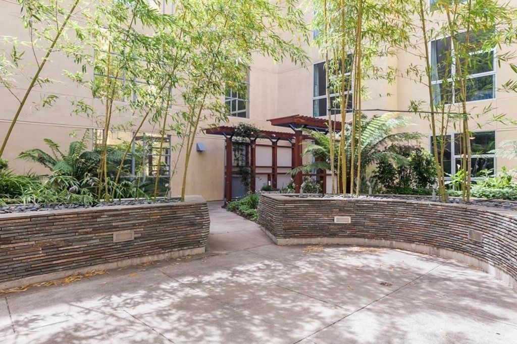 Image 30 of property listing at 585 585 9th St 443, Oakland, CA 94607