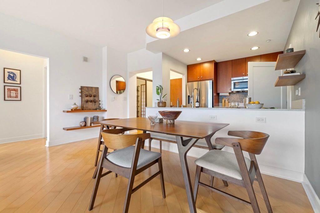 Image 5 of property listing at 585 585 9th St 443, Oakland, CA 94607