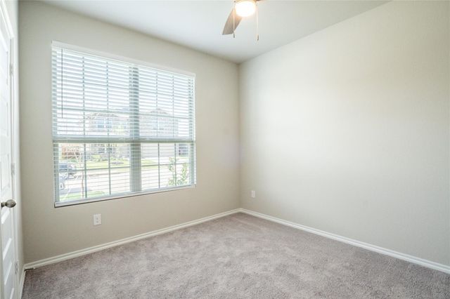 951 Hurstwood Drive, Van Alstyne, TX 75495