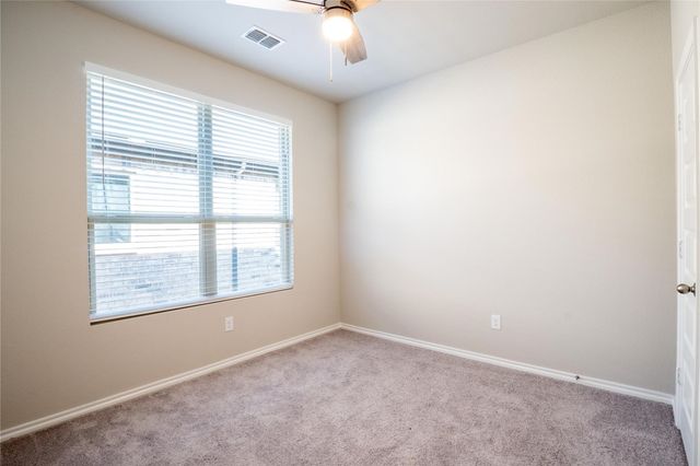 951 Hurstwood Drive, Van Alstyne, TX 75495