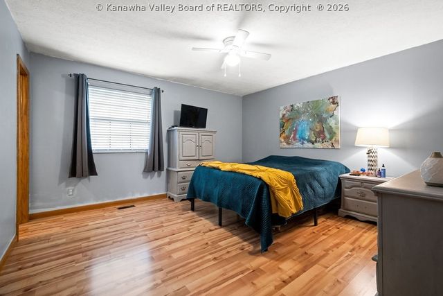 2600 Hayslette Avenue, Hurricane, WV 25526