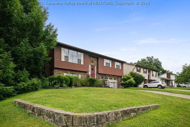 2600 Hayslette Avenue, Hurricane, WV 25526