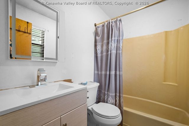 2600 Hayslette Avenue, Hurricane, WV 25526