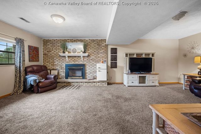 2600 Hayslette Avenue, Hurricane, WV 25526