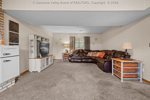 2600 Hayslette Avenue, Hurricane, WV 25526