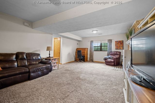 2600 Hayslette Avenue, Hurricane, WV 25526