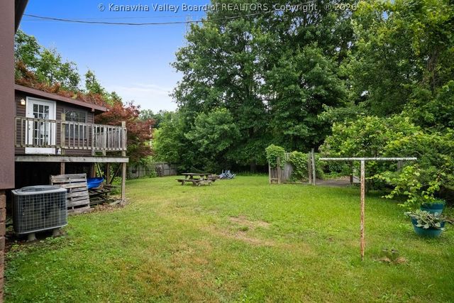 2600 Hayslette Avenue, Hurricane, WV 25526