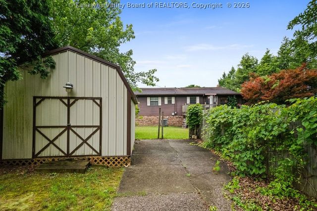 2600 Hayslette Avenue, Hurricane, WV 25526