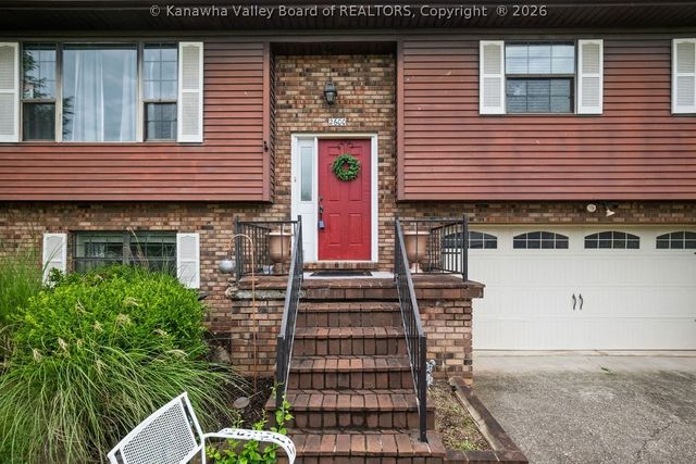 2600 Hayslette Avenue, Hurricane, WV 25526