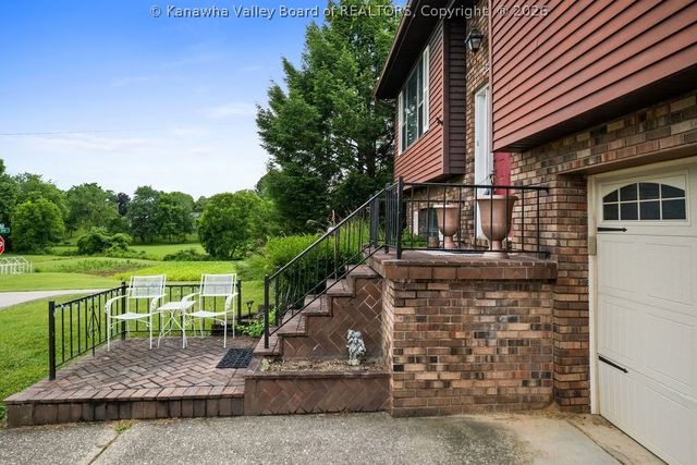 2600 Hayslette Avenue, Hurricane, WV 25526