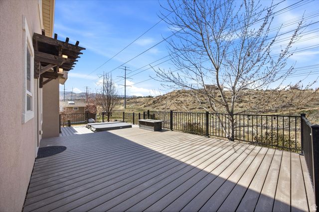 15198 S MULE TRAIN DR, Bluffdale, UT 84065