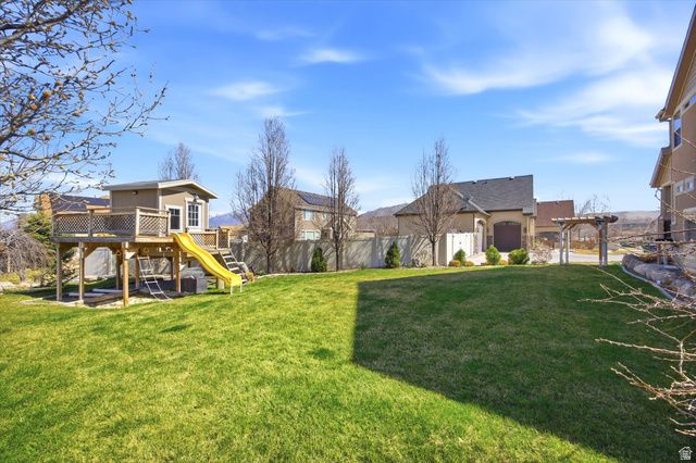 15198 S MULE TRAIN DR, Bluffdale, UT 84065