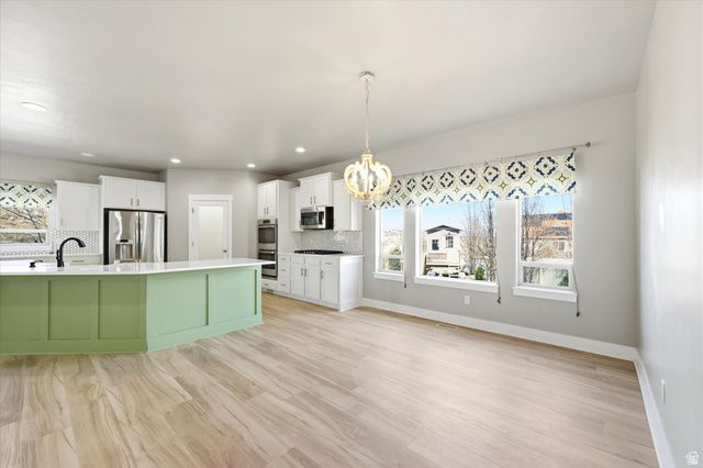 15198 S MULE TRAIN DR, Bluffdale, UT 84065