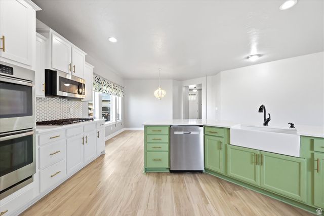 15198 S MULE TRAIN DR, Bluffdale, UT 84065