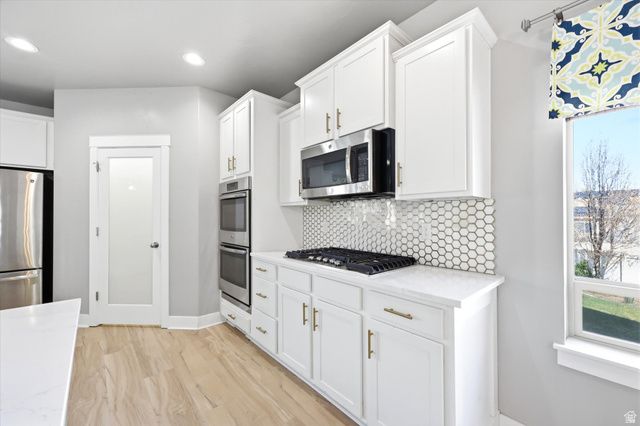 15198 S MULE TRAIN DR, Bluffdale, UT 84065