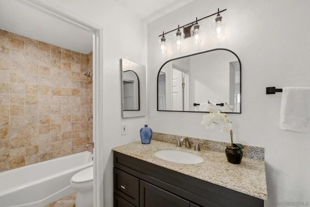 4040 Porte La Paz 76, San Diego, CA 92122