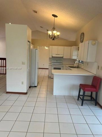 1652 Egret Rd, Homestead, FL 33035