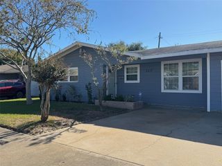 7217 Poplar Drive, Galveston, TX 77551