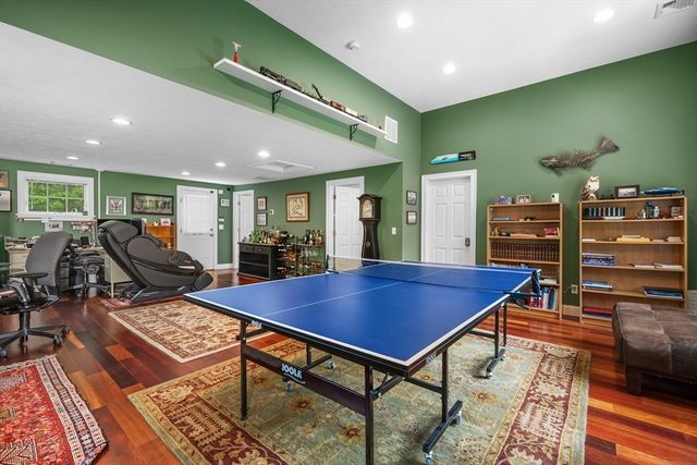 10 Neshobe Road, Mashpee, MA 02649