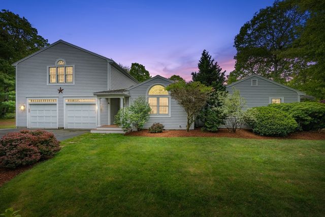 10 Neshobe Road, Mashpee, MA 02649