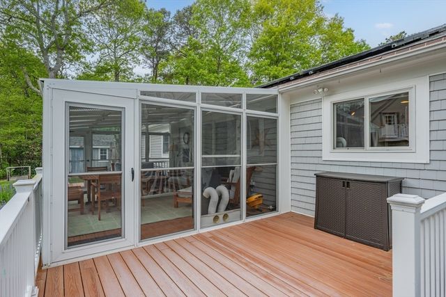 10 Neshobe Road, Mashpee, MA 02649