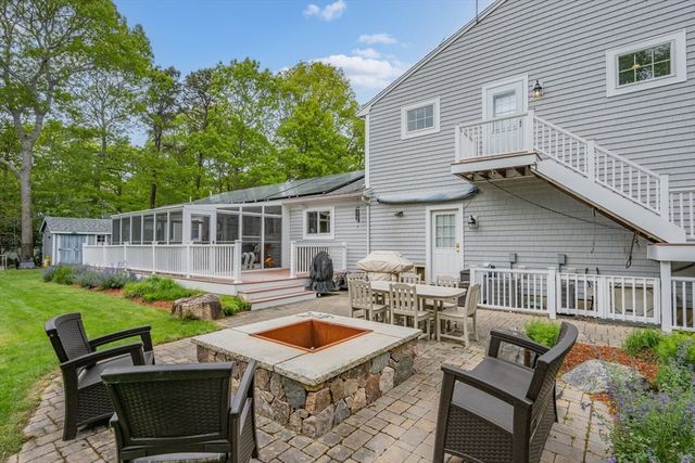 10 Neshobe Road, Mashpee, MA 02649