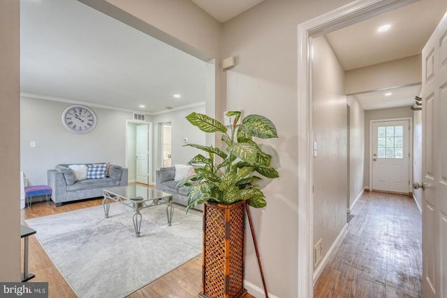 5604 ROLLINS LN, Capitol Heights, MD 20743