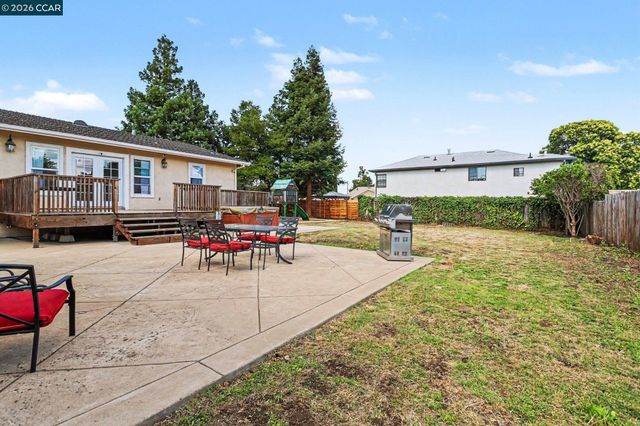 1244 Veale Ave, Martinez, CA 94553