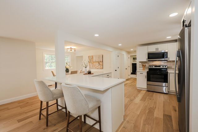 9 Northfield Road, Amherst, NH 03031