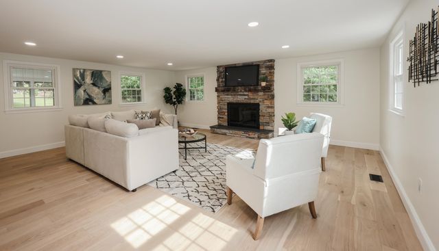 9 Northfield Road, Amherst, NH 03031