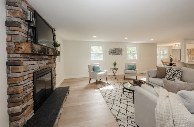 9 Northfield Road, Amherst, NH 03031