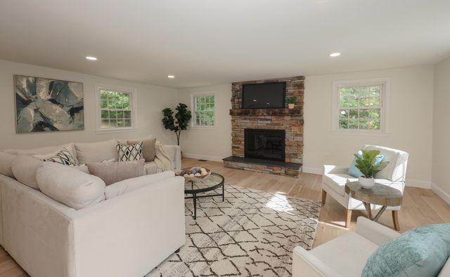 9 Northfield Road, Amherst, NH 03031