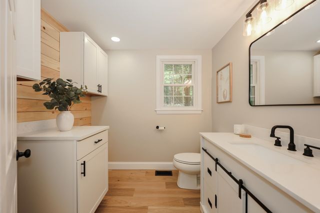 9 Northfield Road, Amherst, NH 03031