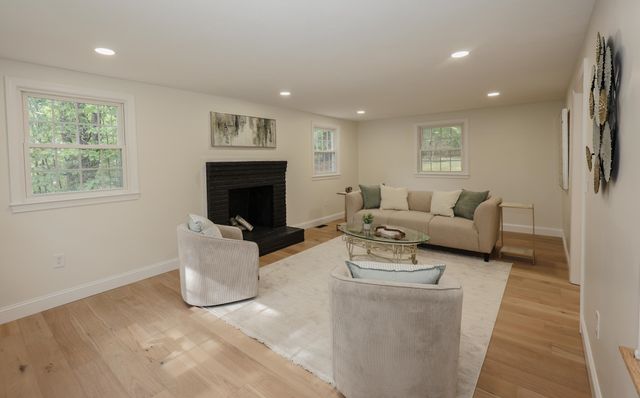 9 Northfield Road, Amherst, NH 03031