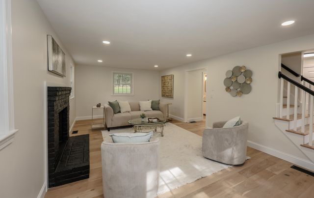 9 Northfield Road, Amherst, NH 03031