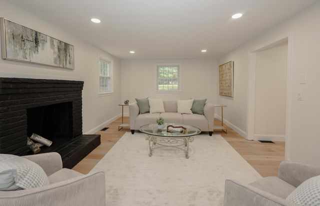 9 Northfield Road, Amherst, NH 03031