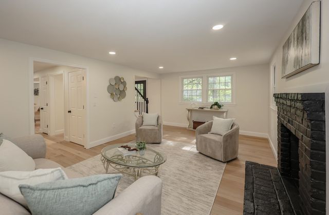 9 Northfield Road, Amherst, NH 03031
