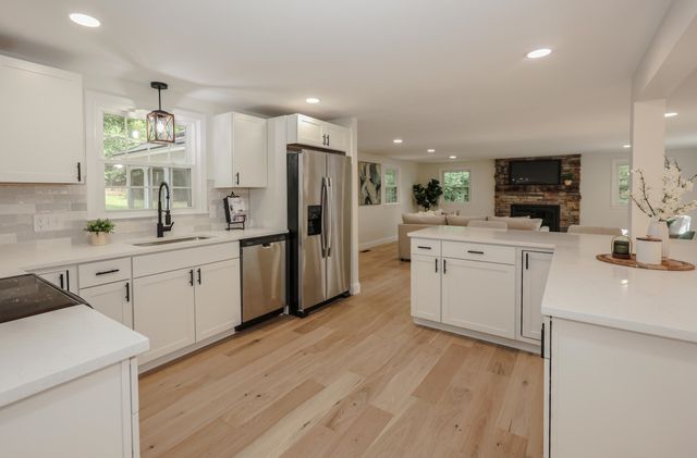 9 Northfield Road, Amherst, NH 03031