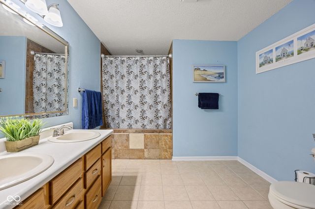10255 Lothbury Circle, Fishers, IN 46037