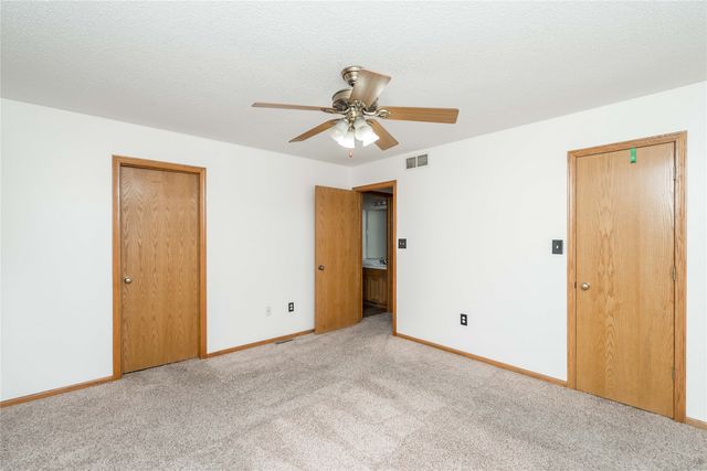 3017 E 43rd Street, Des Moines, IA 50317